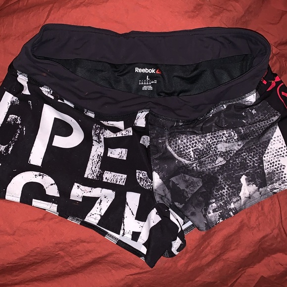 Rebook shorts size Large - Picture 3 of 4